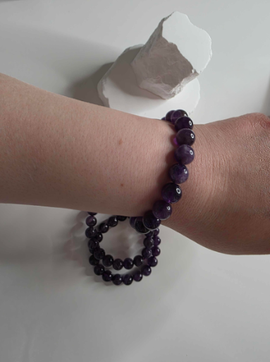Amethyst Armband Detailansicht - intensive violette Färbung Premium Qualität