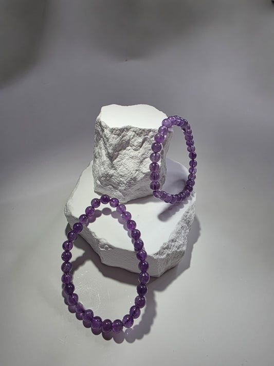 Amethyst Armband Detail - polierte Edelsteinperlen Unikat
