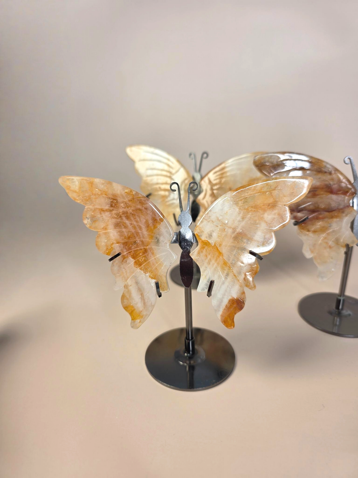 Golden Healer Schmetterling goldgelb - Heilquarz mit Eisenoxid Einschlüssen
