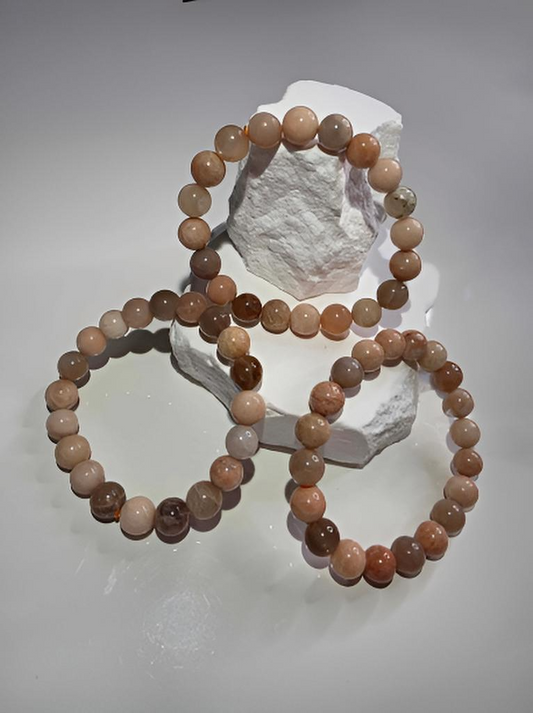 Rosa Mondstein Armband Seitenansicht - natürliche rosa Töne
