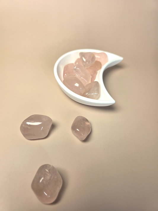 Rosenquarz Trommelstein zartrosa - polierter Herzstein für Liebe und Harmonie
