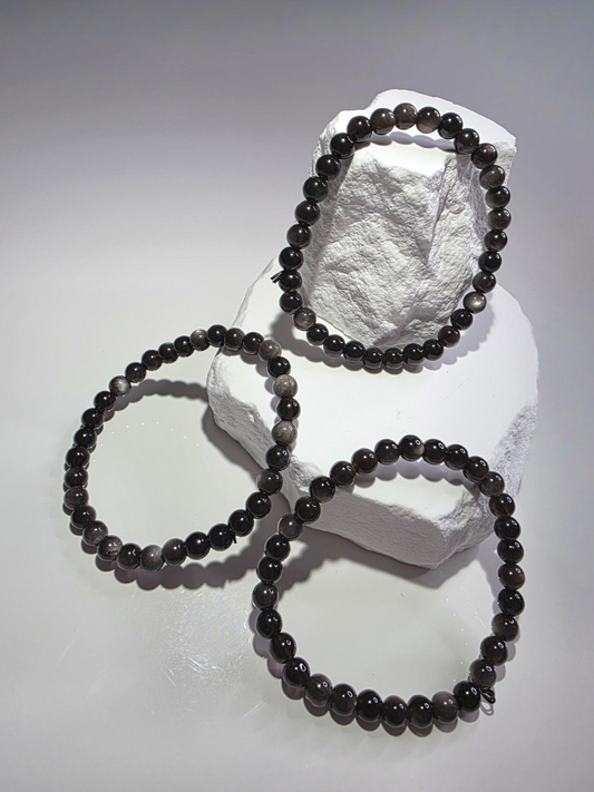 Silber Obsidian Armband Nahaufnahme - natürlicher Silberglanz Obsidian
