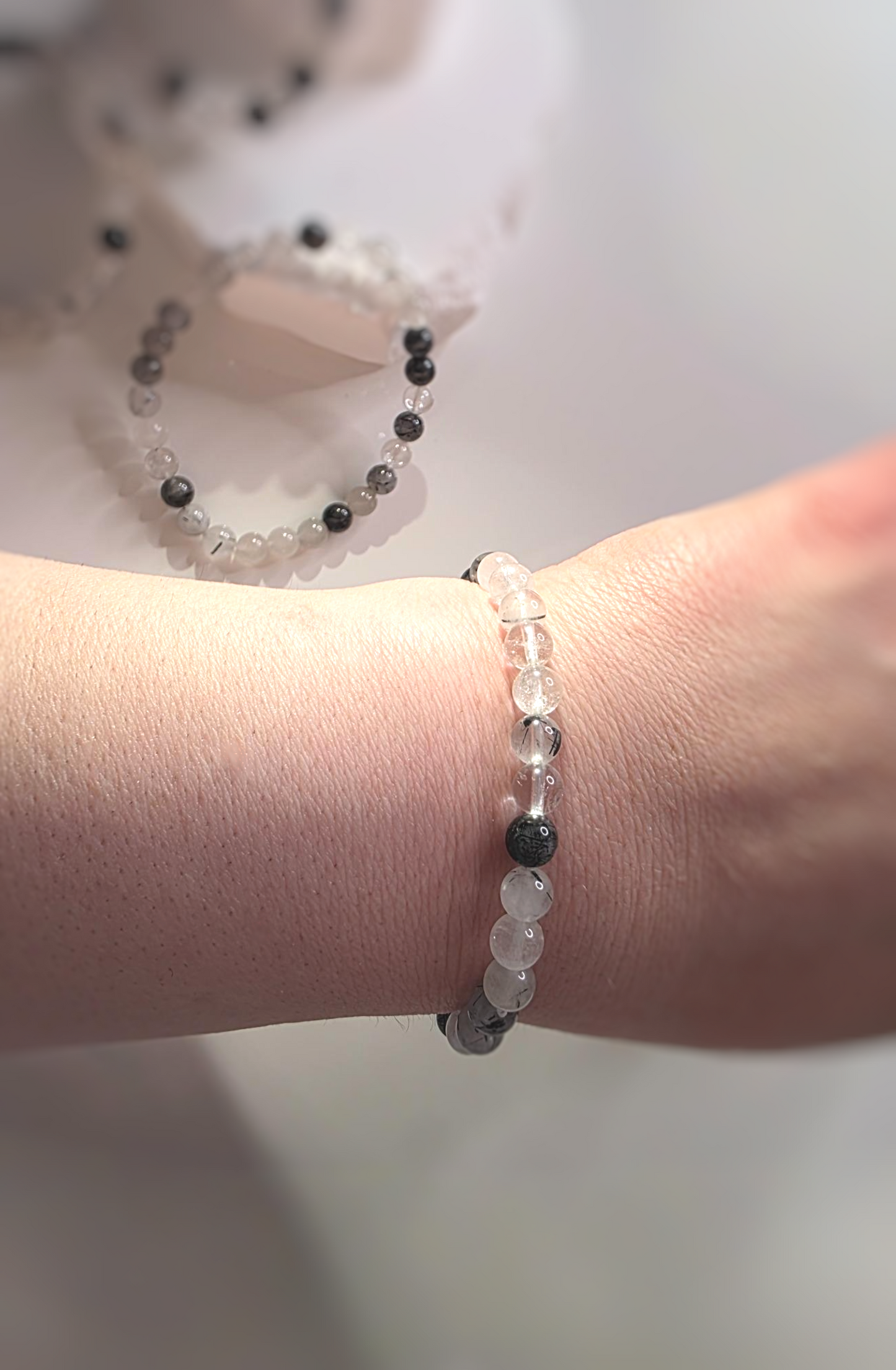 Turmalin Quarz Armband Gesamtansicht - elegantes Schutzstein Accessoire

